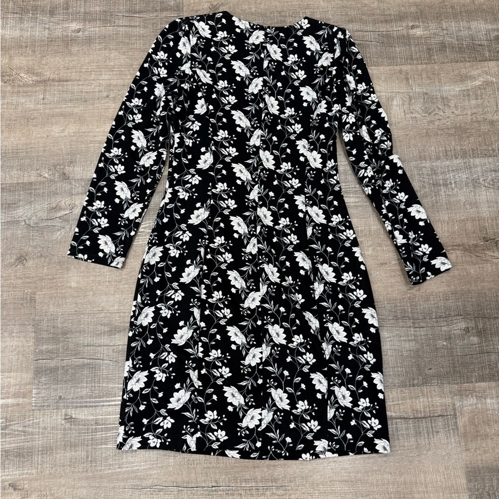 Old Navy Black and White Floral Long Sleeve Dress womens M